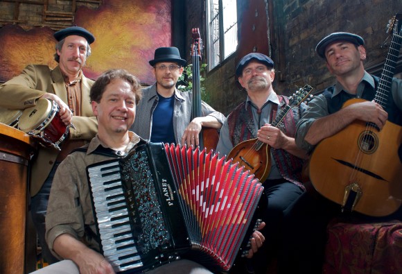 Cafe Accordion