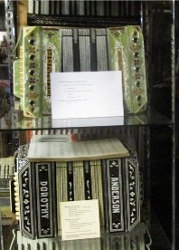 Accordion left