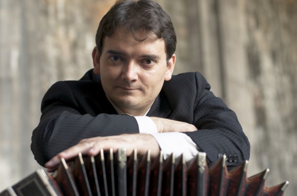 Hector Del Curto