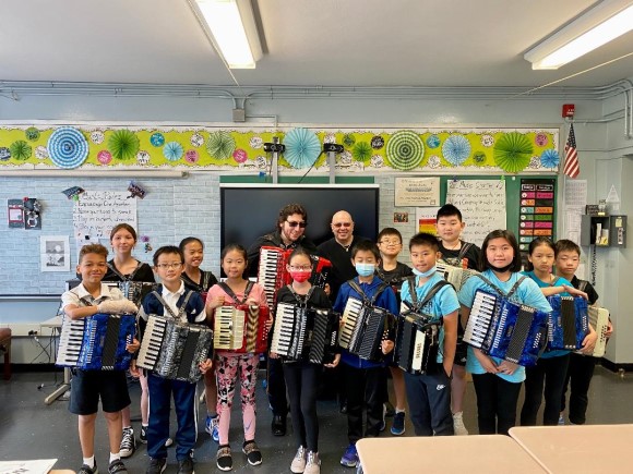 Accordion kids
